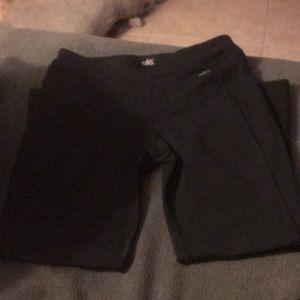 Black alo yoga cropped leggings, barely worn.